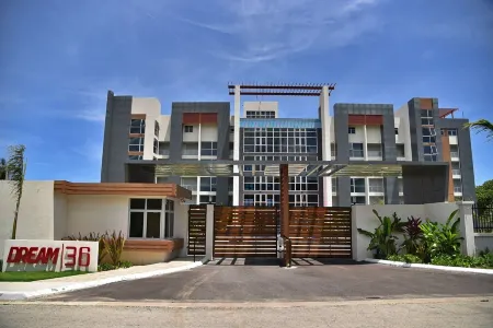 Glamorous, Luxurious, Stylish, Comfort & Class 1BR Отели в г. Монтего-Бей