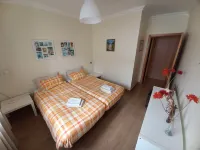 Townhouse with private garden and barbeque – excellent to welcome up to 4 adults