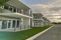 BRAND NEW 3 Bedroom luxury Condominium- 5 mins away from the beach!!1 spot!