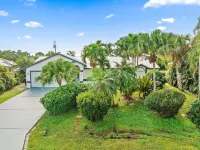 Paradise! 3 Bedroom home with private pool, outdoor living space, and lanai