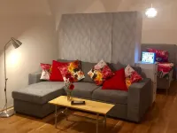 Studio Apartment in the Heart of Graz's Old Town -Kitchen, Bathroom, WC, Balcony
