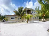 Charming 2-bedroom apartment with WiFi, AC in lovely Nassau