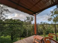 Large Arenal Retreat – 3 Cabins + 1 Villa w/ Pool & 4 Hot Tubs, Sleeps 10