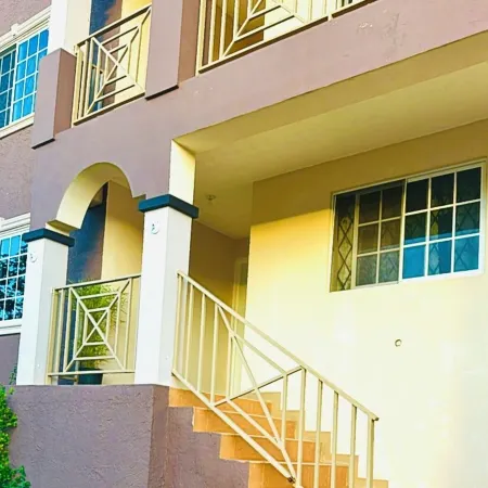 The Hideaway Too - Modern One Bedroom Executive Suite - 5 mins to Mandeville