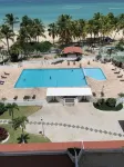 Breathtaking Ocean view 14th floor condo, 10 minutes from the airport