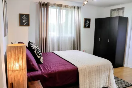 River View by the Border, stylish cozy centrally located in downtown St Stephen!