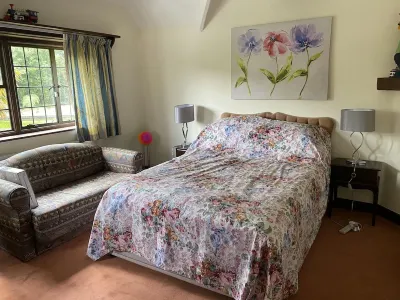 Hidden gem with hot tub  and tennis court in idyllic East Sussex  countryside .