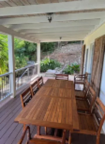Coconut Breeze Villa: Mesmerizing Views, Cooling Tradewinds; Full A/C; Generator