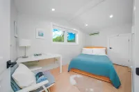 New Laneway House Near Airport, World Cup Stadium, Downtown, UBC, UBC Extended Learning周辺のホテル