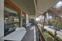 Sea Breeze Spacious Apt near Vouliagmeni Beach