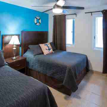 Condo 101, Swimming pool level oceanfront condo, Pristine grounds and pool! Rooms