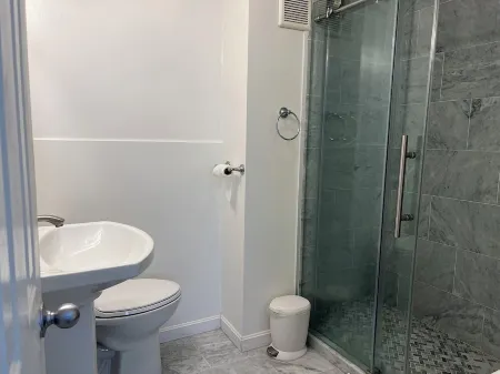 The heart Cambridge/Boston Studio private yard free permit  parking 1# Отели рядом с достопримечательностью «Kendall Square»