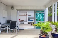 luxury beach flat,  MAXIMUM four people, No cleaning fee