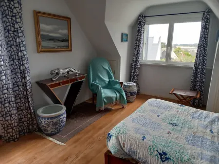 Villa Oceane au Coeur de Carantec à 150 Mètres du Bourg et 200mètres de la Plage Отели в г. Карантек