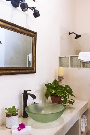 Charming Bambu Room in Casa Botanica