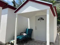 Cozy one Bedroom Apartment #C in Venetian Site Hotel a Venetian Road Settlement