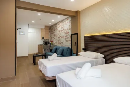 Emily Suites Отели рядом с достопримечательностью «Л'Илья де Бенидорм»