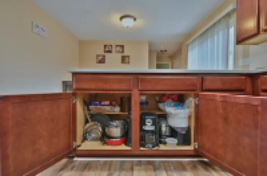 Captivating And Roomy Newly Renovated Family Home Hotels in Coolbaugh Township