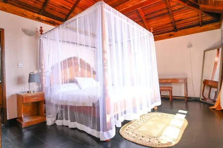 $1MIL PITON VILLA VIEW - COLOMBETTE