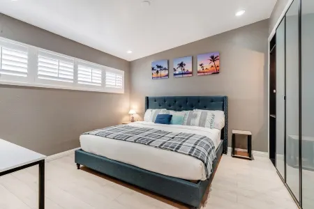 Tropical Home with Pool/Spa, BBQ, Fire pit. Family fun! Отели в г. Чула-Виста