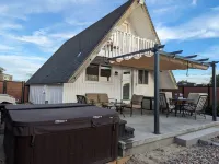 Desert Lake Cottage: Lake fun and desert adventuring Hotels in Millard County