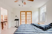 Hill Country River House - Blanco River - Wilson Creek Hotels in Wimberley