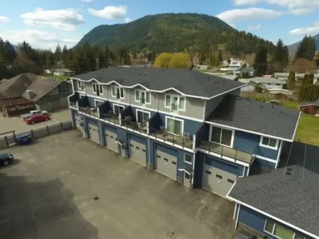 Sicamous Oasis Отели в г. Сикамаус