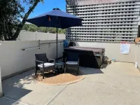 The Farmers Sun Private pool, hot tub, golf course views, minutes from the beach