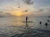 Beachfront spacious studio stunning sunset + pool with King Bed