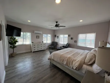 Beach front vacation rental - perfect for families!