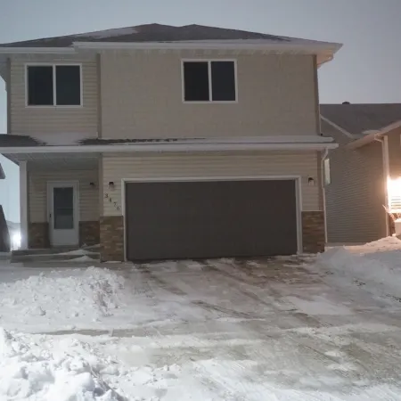Serene Location\ Garage\ Close to\Suite Shots Golf\Hospital\Interstate