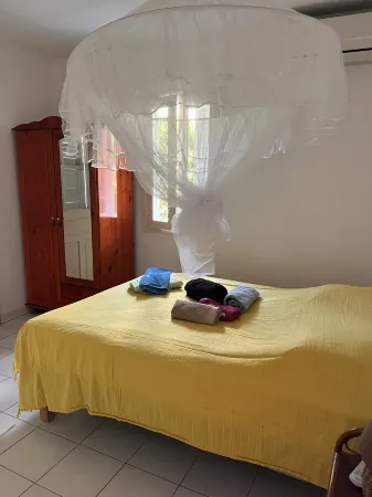 À 10 mn à Pied de la Plage, T3 Jardin vue mer Отели в г. Лез Анс-д'Арле