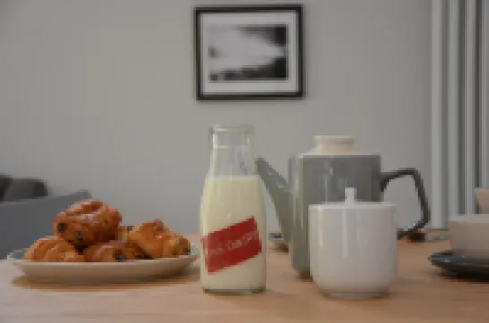 밀크 파를라  호텔