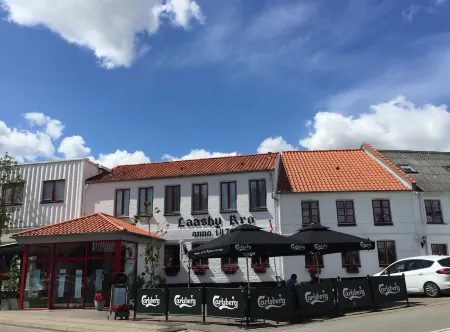Hotel Laasby Kro Отели в г. Farvang