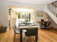 Hugill Cottage Hotels in Over Staveley
