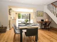 Hugill Cottage Hotels in Over Staveley