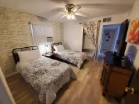 Lake Breeze Resort Hotels in Russell Township