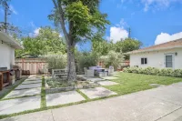 Carlin's Cottage Court