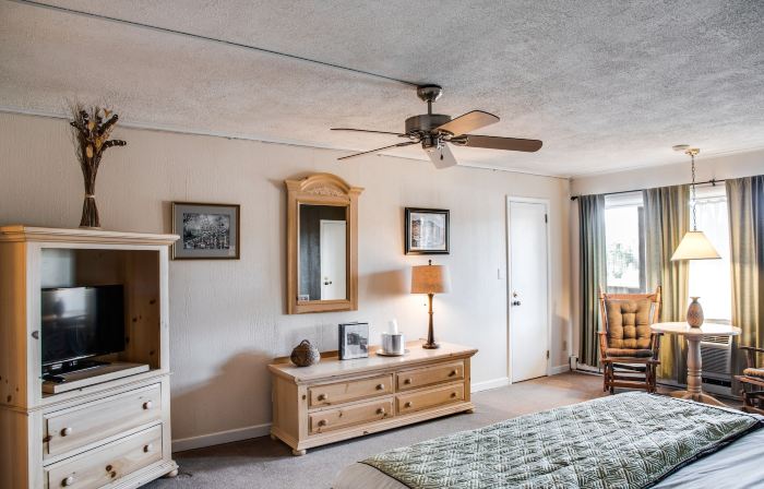 Cliff Dwellers Inn