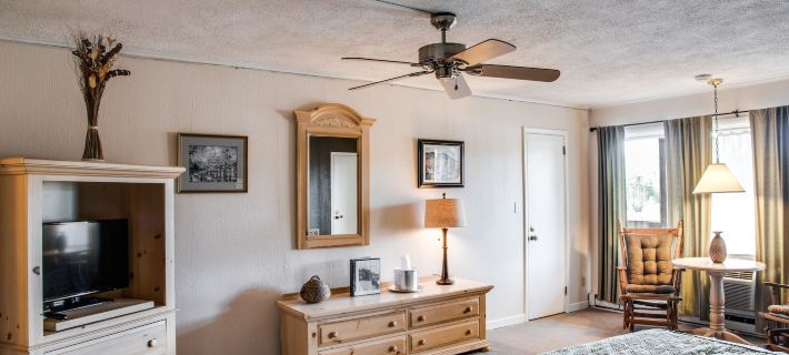 Cliff Dwellers Inn Hotels in Watauga County