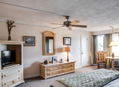 Cliff Dwellers Inn