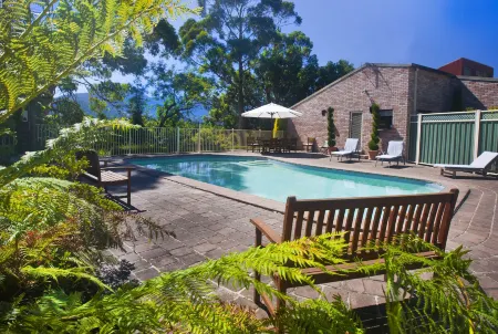 The Shingles Riverside Cottages