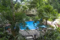 Hotel Hacienda Tijax Jungle Logde - Pool