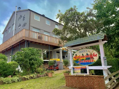 Hotel Holsteinische Schweiz am Dieksee Hotels near Great Ploen Lake