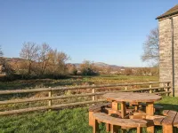 Columbine Barn Hotels in Castleton