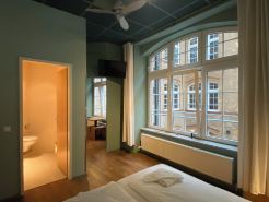 Singer109 Hostel, Hotel & Apartment