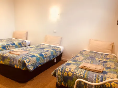 Ambassador Motor Inn