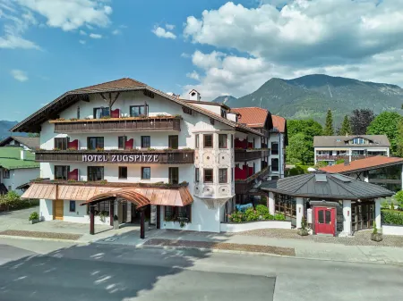 Hotel Zugspitze Отели в г. Гармиш-Партенкирхен