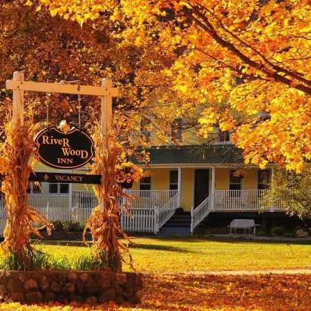 RiverWood Inn