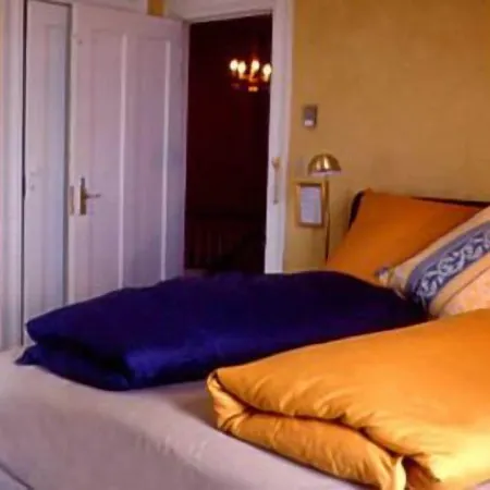 Fairmont House Bed & Breakfast